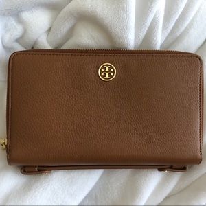 Authentic Tory Burch Robinson Continental Wallet